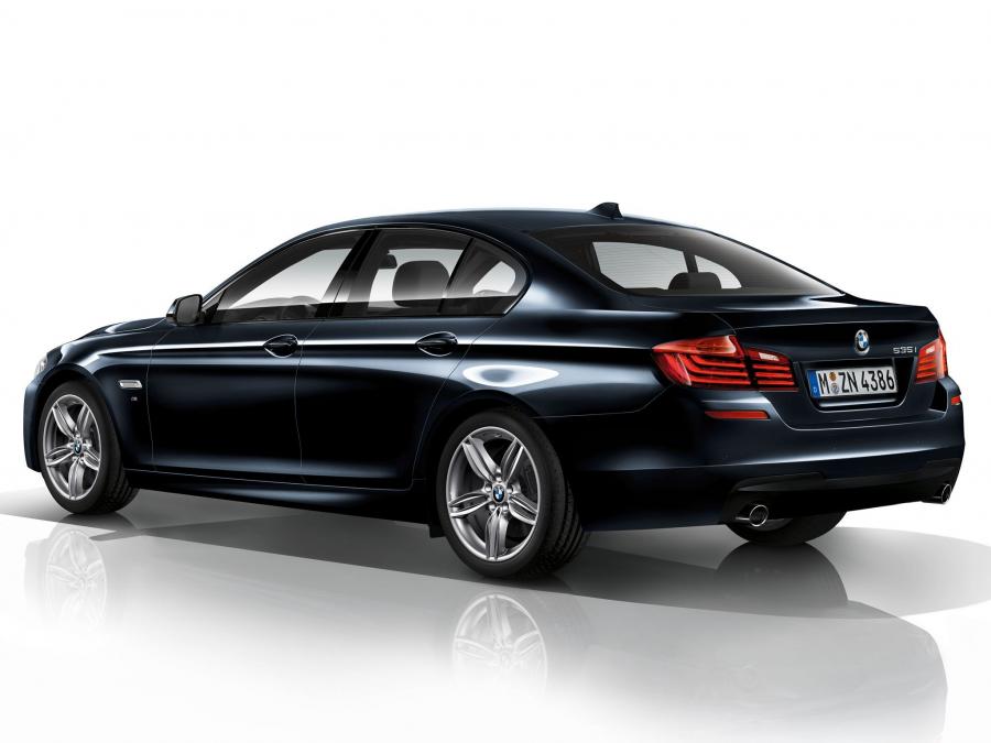  BMW 535i Sedan M Sport Package 2013 года  (фото 2 из 2)
